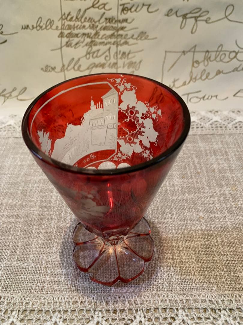 ボヘミアガラス　アンティーク19世紀後半　細密にカットされた風景画が素敵です！