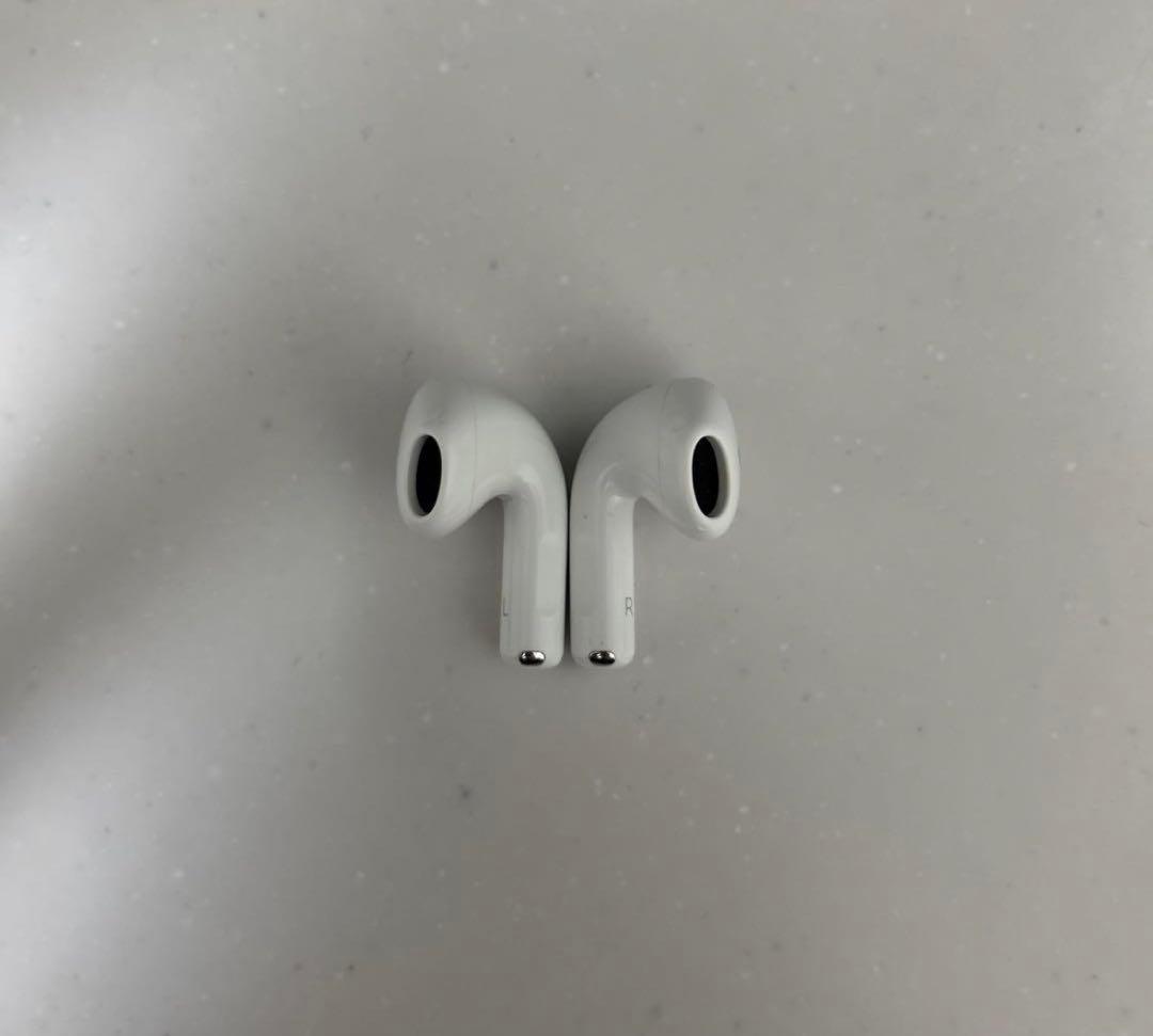 Apple AirPods4 本体 ホワイト ノイキャン無し
