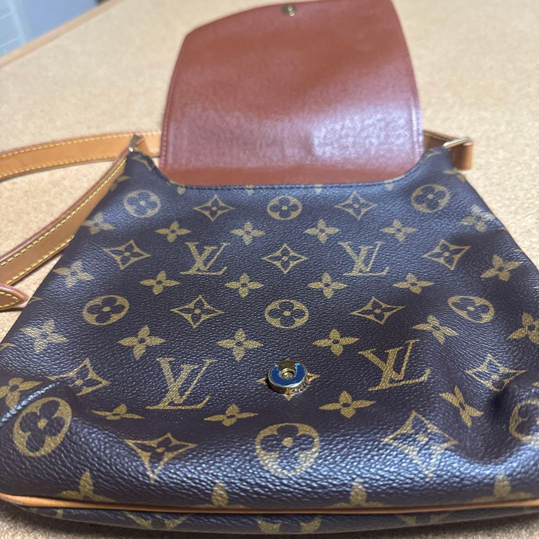 ルイヴィトン　LOUIS VUTTON ショルダーバッグ