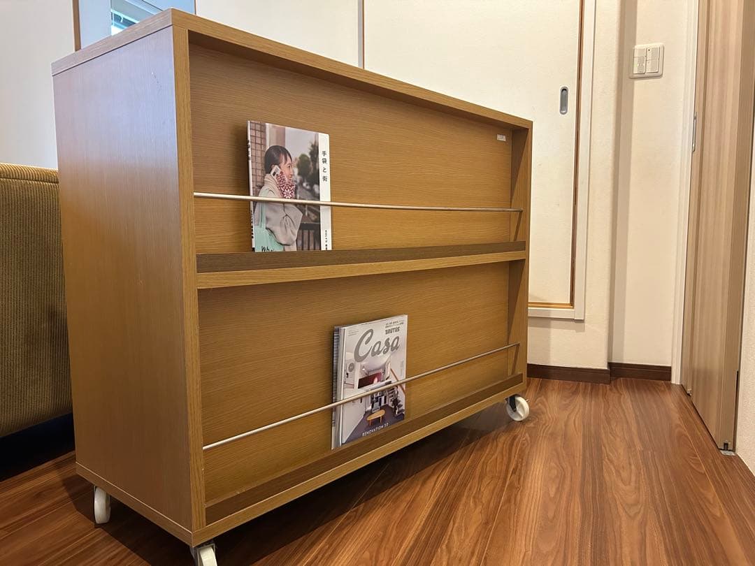 オーク調 フラップ扉付き 6マス収納棚／キャスター付き（完成品）