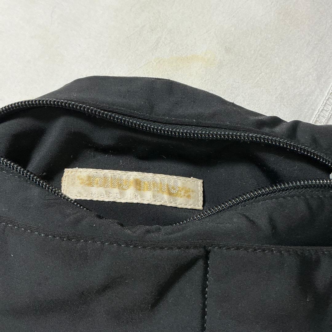 MIU MIU Logo Shoulder Bag ブラック