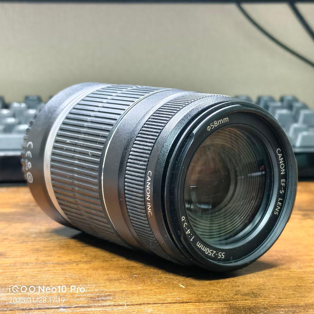 極美品 Canon EF-S 55-250mm f/4-5.6 ズームレンズ