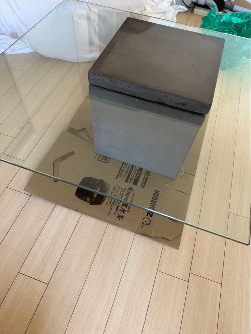 ガラスコンクリートセンターテーブル