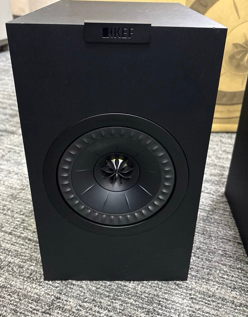 KEF Q1 スピーカー