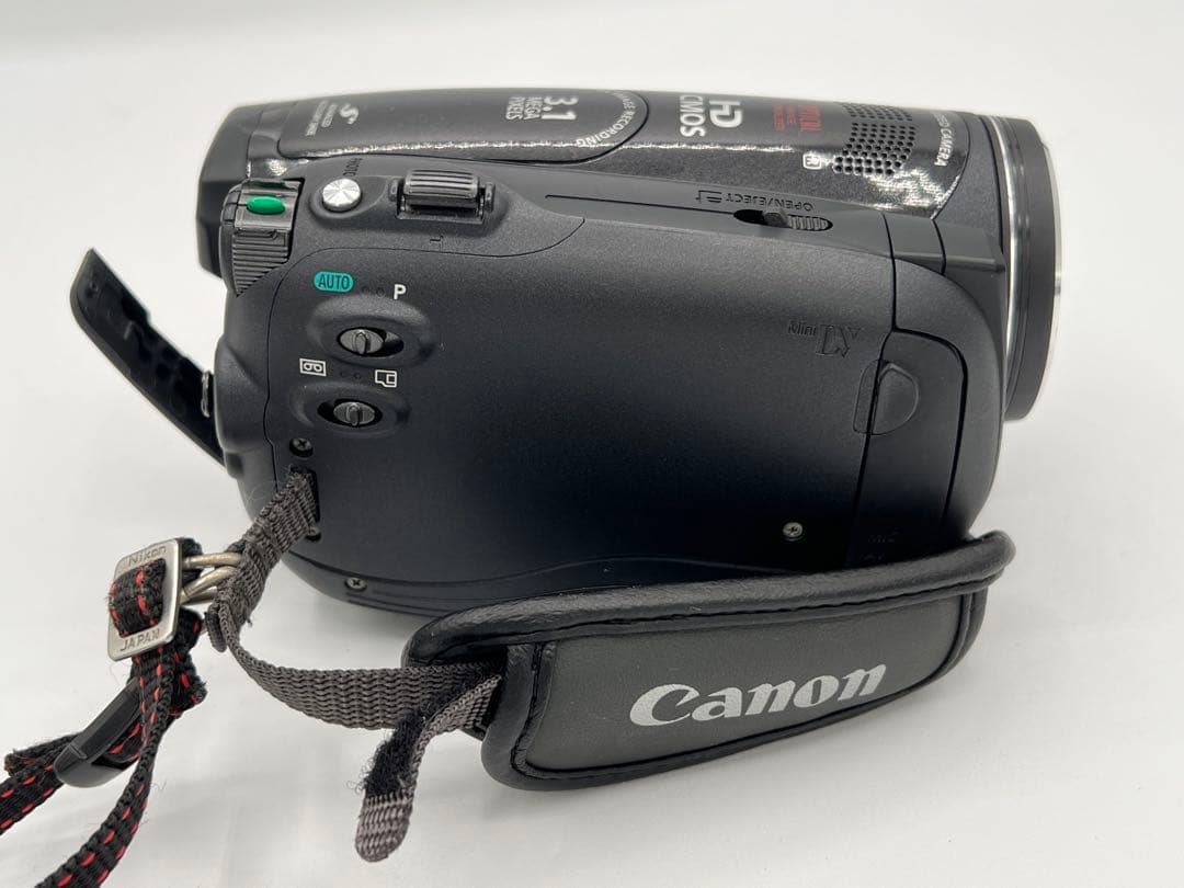 Canon ビデオカメラ iVIS HV30