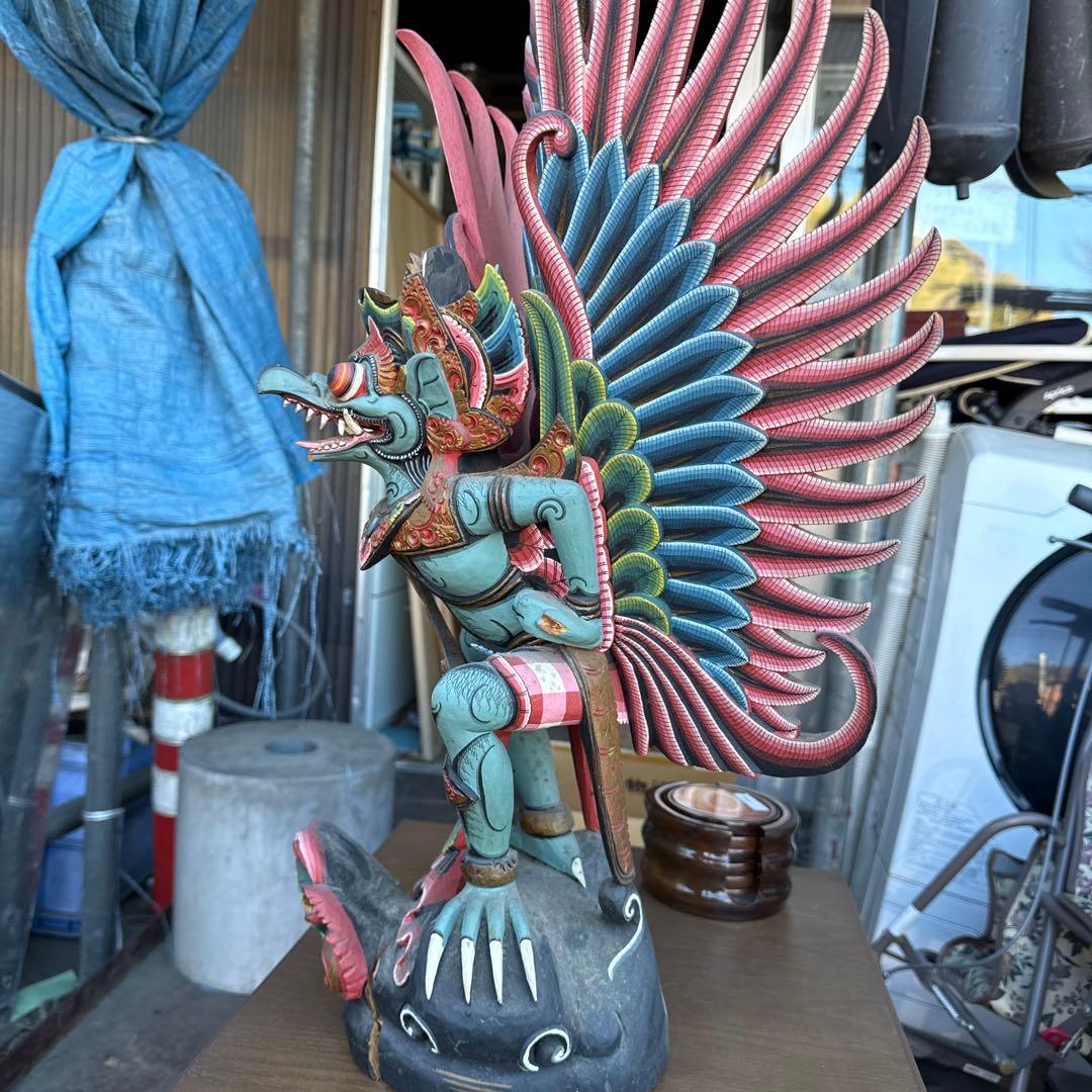 木製神話的生き物彫刻