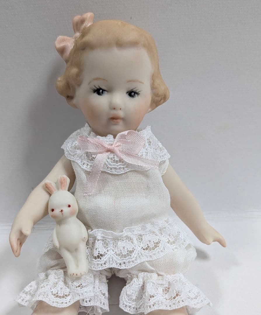 ★ちびくま工房　勿忘草ちゃん13センチ　ピンクリボンのワンピ