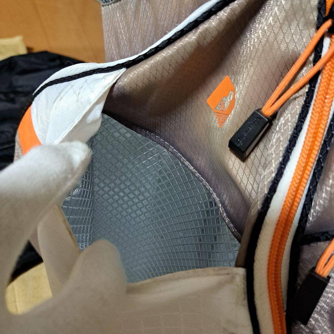 TaylorMade スタンド付きゴルフバッグ.フード付き.9.5インチ。