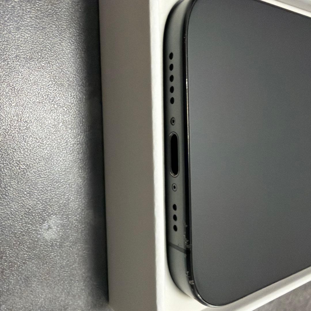 iPhone15pro 256GB ブラックチタニウム　SIMフリー