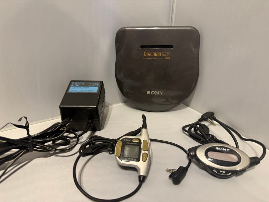 SONY D-777 ポータブルCDプレーヤー ジャンク品 A