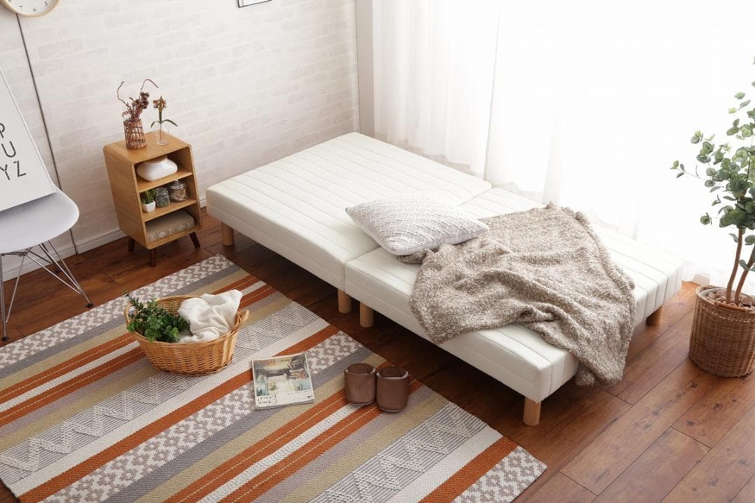 【新品・送料無料】脚付きマットレスベッド【セミダブル】