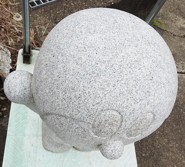 ドラえもん 石像