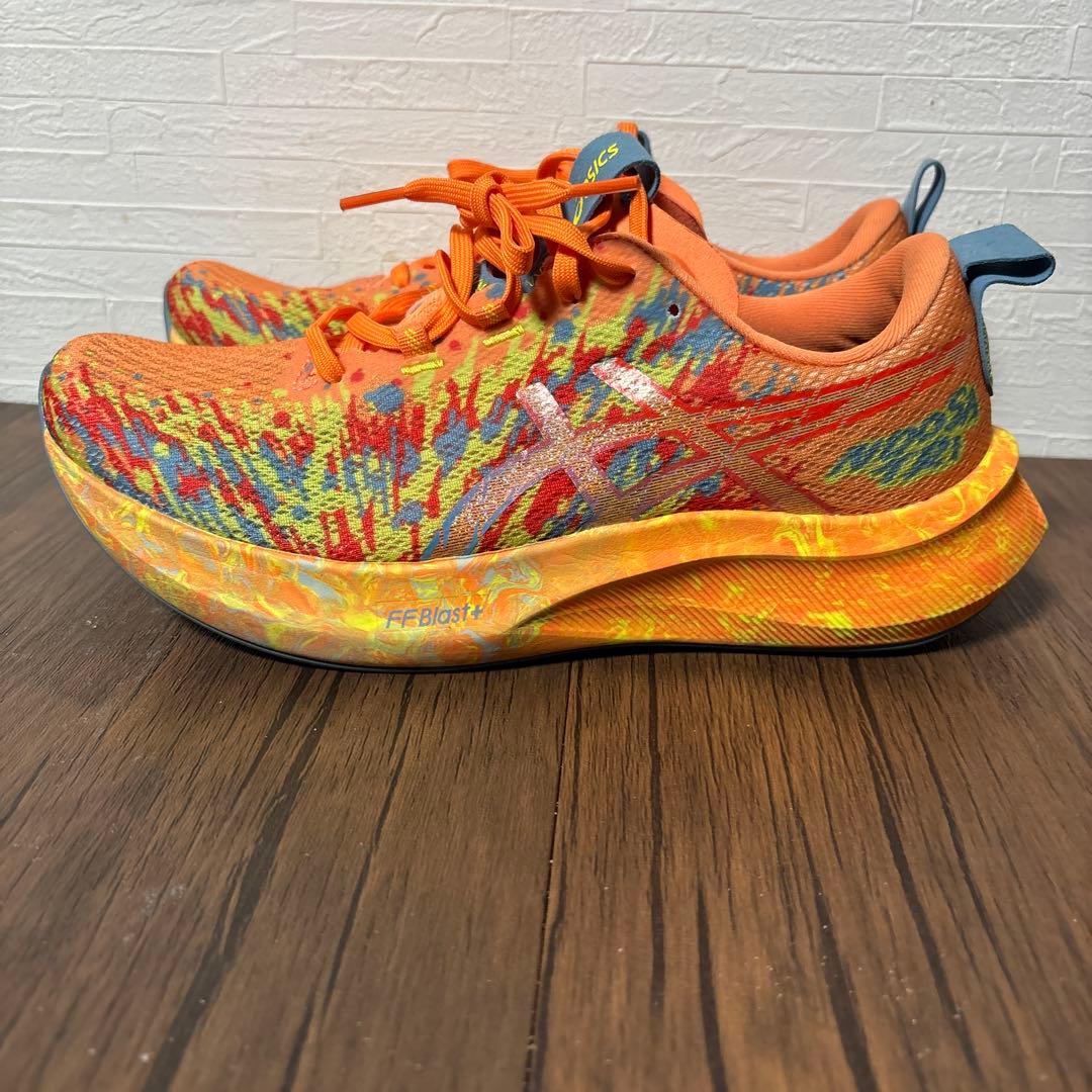 ［アシックス] 公式ストア限定ランニングシューズ NOOSA TRI 16メンズ