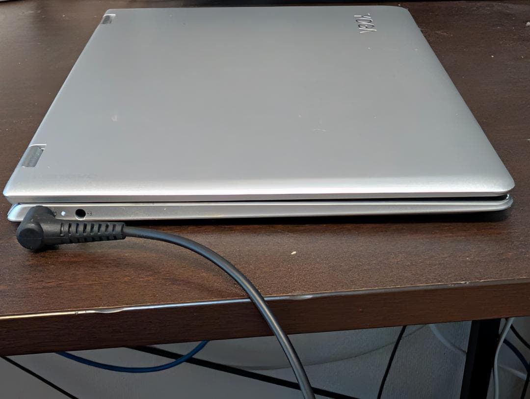 Lenovo Yoga 710‐11IKB 360度回転ノートPC