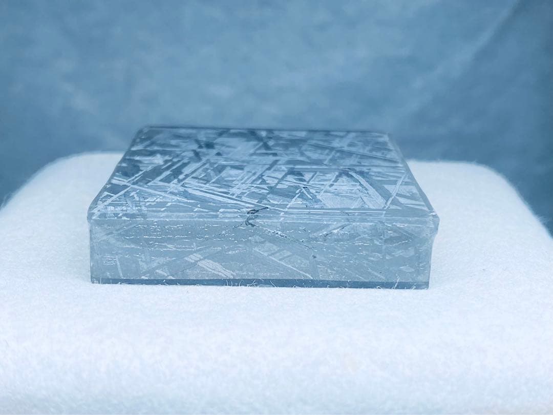 ギベオン隕石　130g  隕石　鉄隕石　メテオライト　ナミビア　コーティング済み