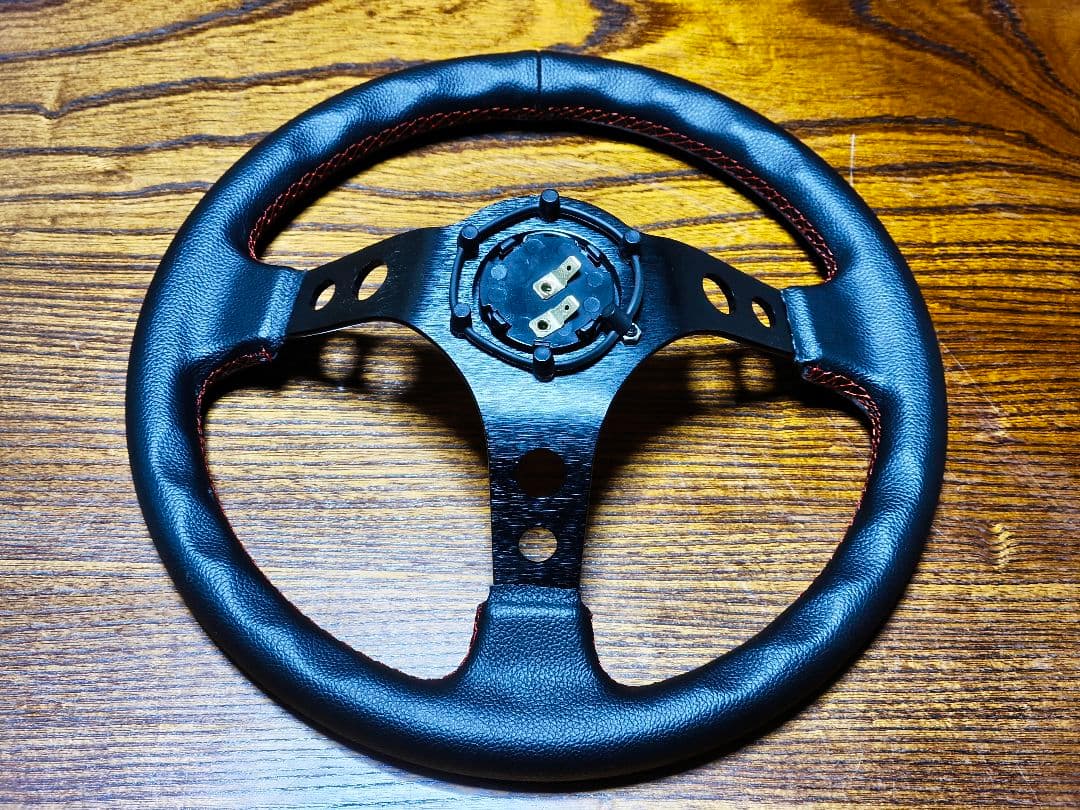 【美品】D1 SPEC DEEP70 33パイ レッドステッチ ステアリング