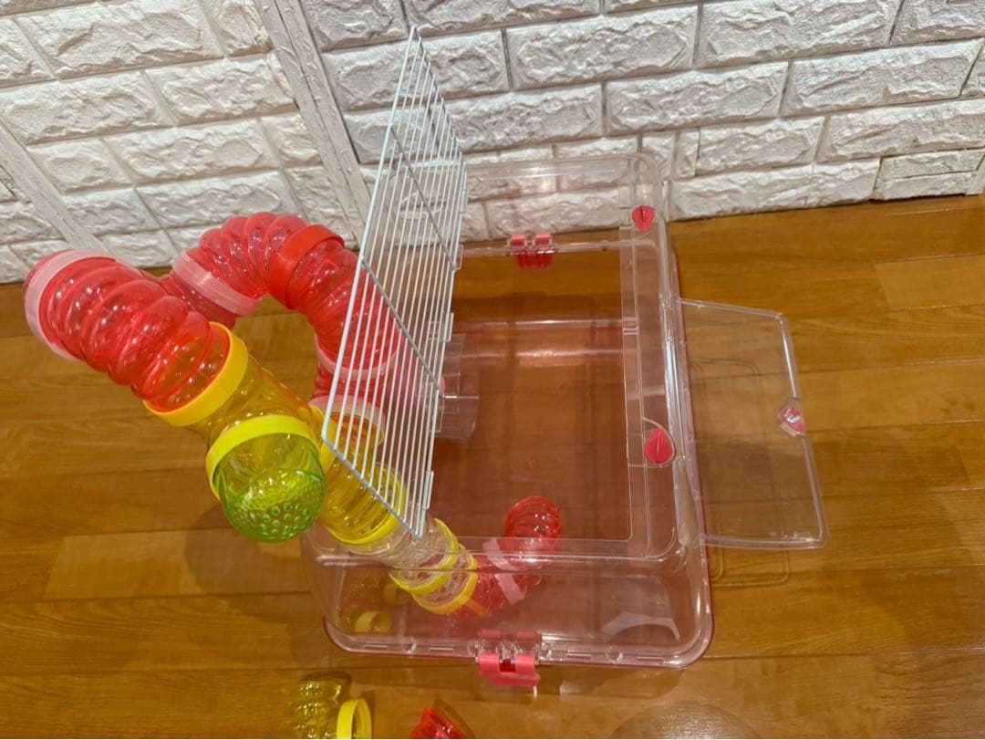 小動物用クリアケージ ホイール、ヒーター、トイレ、餌入れ、パイプ付き