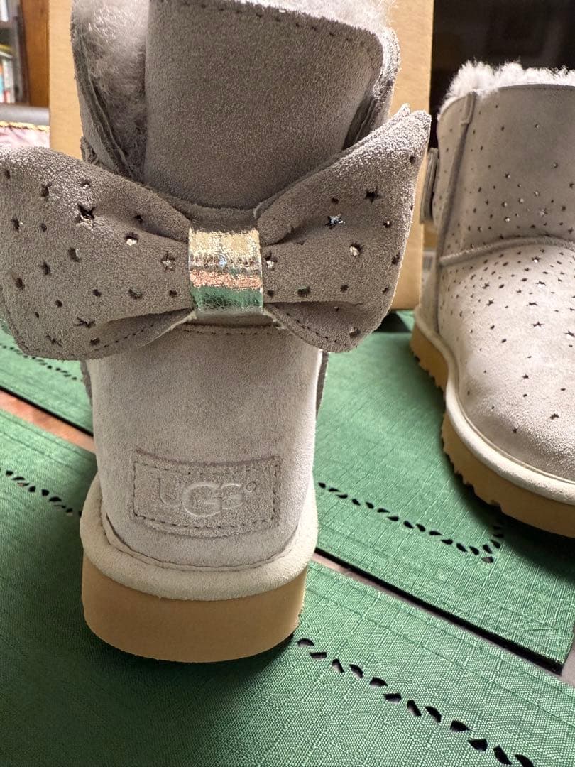 UGG ムートンブーツ グレー 星型装飾