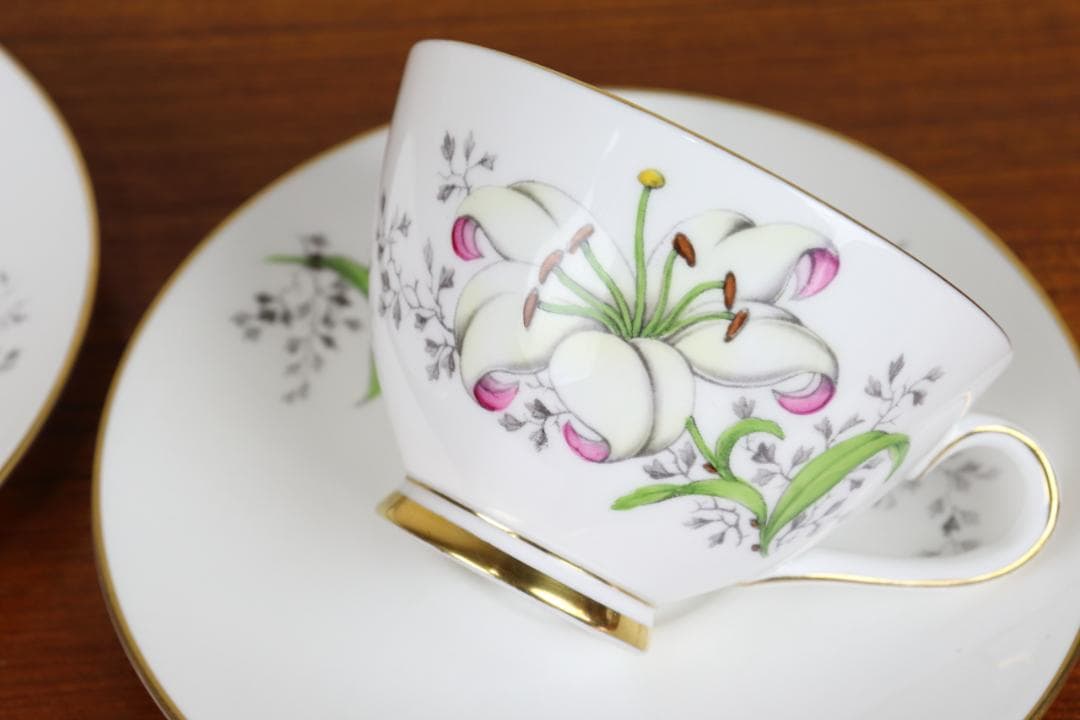 お値下げ　タスカン　ティーカップ　ケーキ皿　プレート　ユリ　ヴィンテージ　英国