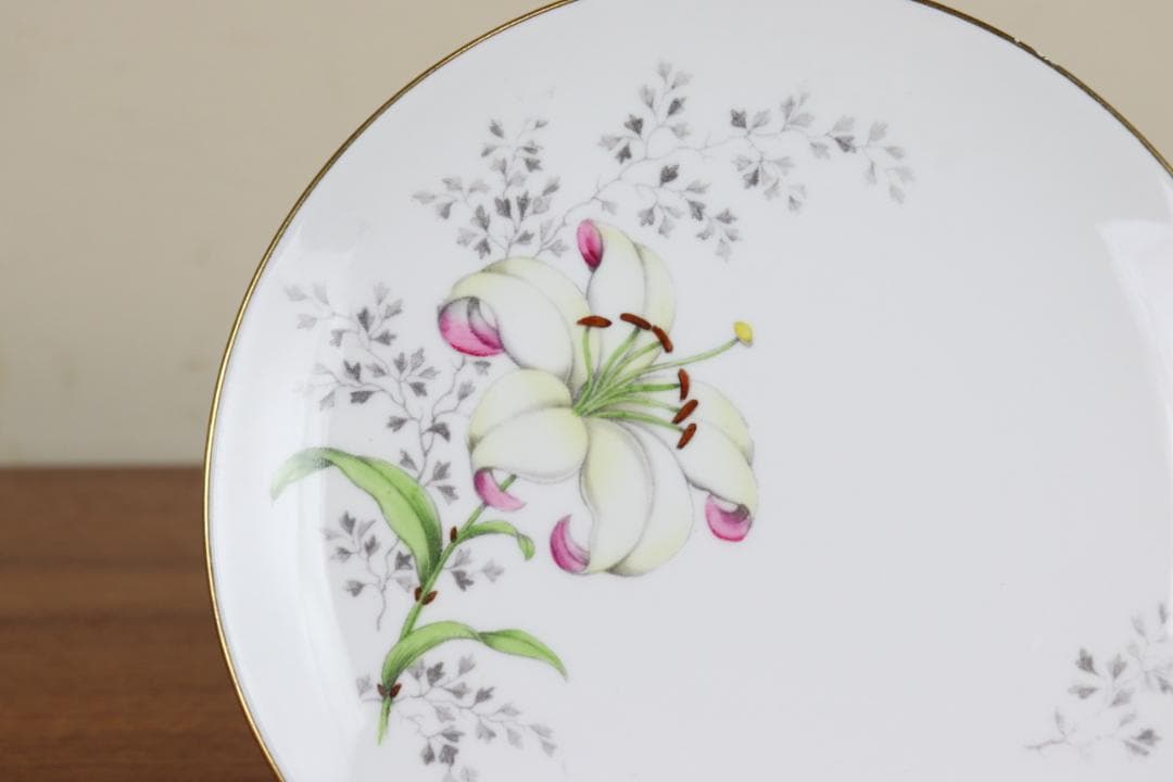 お値下げ　タスカン　ティーカップ　ケーキ皿　プレート　ユリ　ヴィンテージ　英国