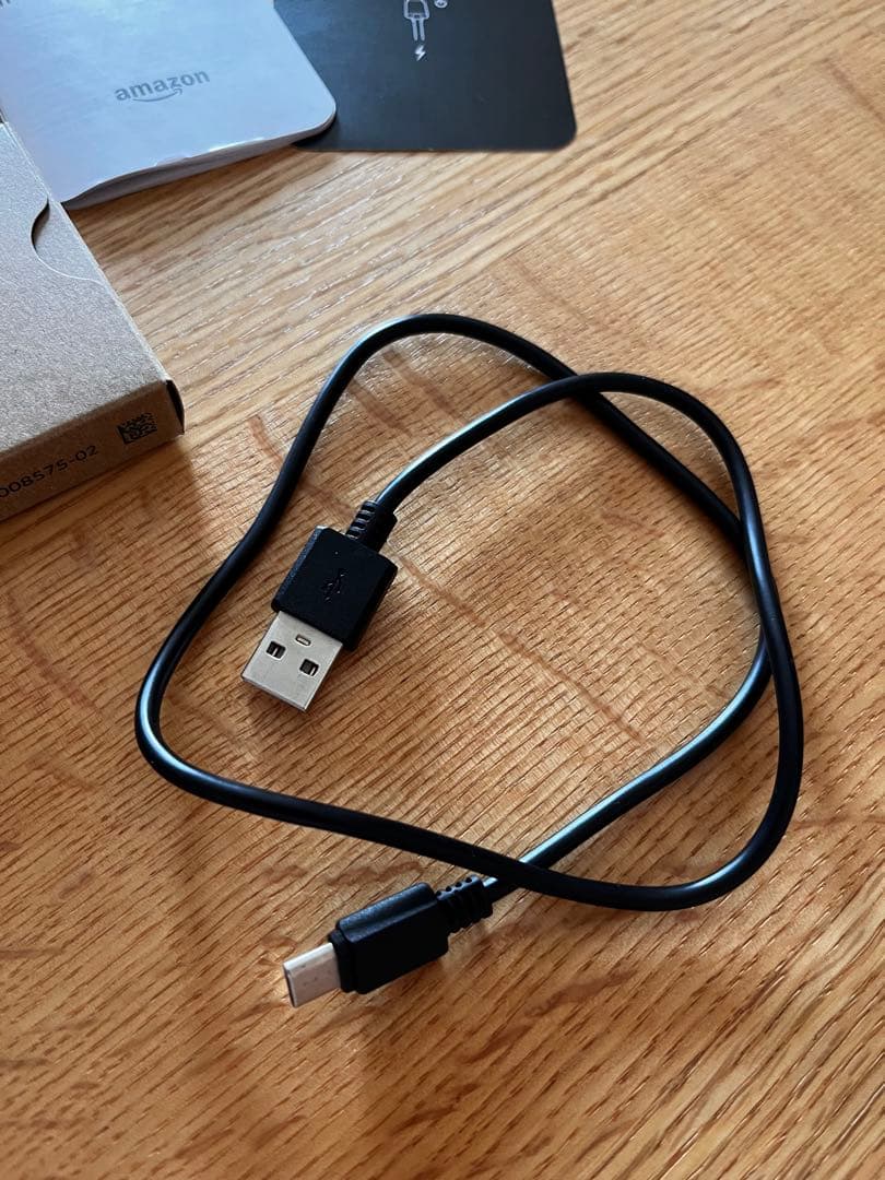 Kindle Paperwhite (8GB)本体6.8㌅色調調節ライト搭載美品