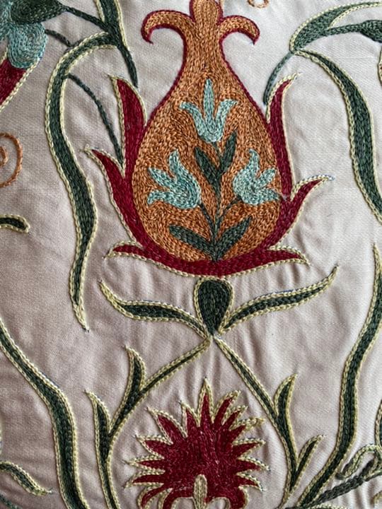 ウズベキスタン製 シルク スザニ刺繍 クッションカバー 48×45 SZN714