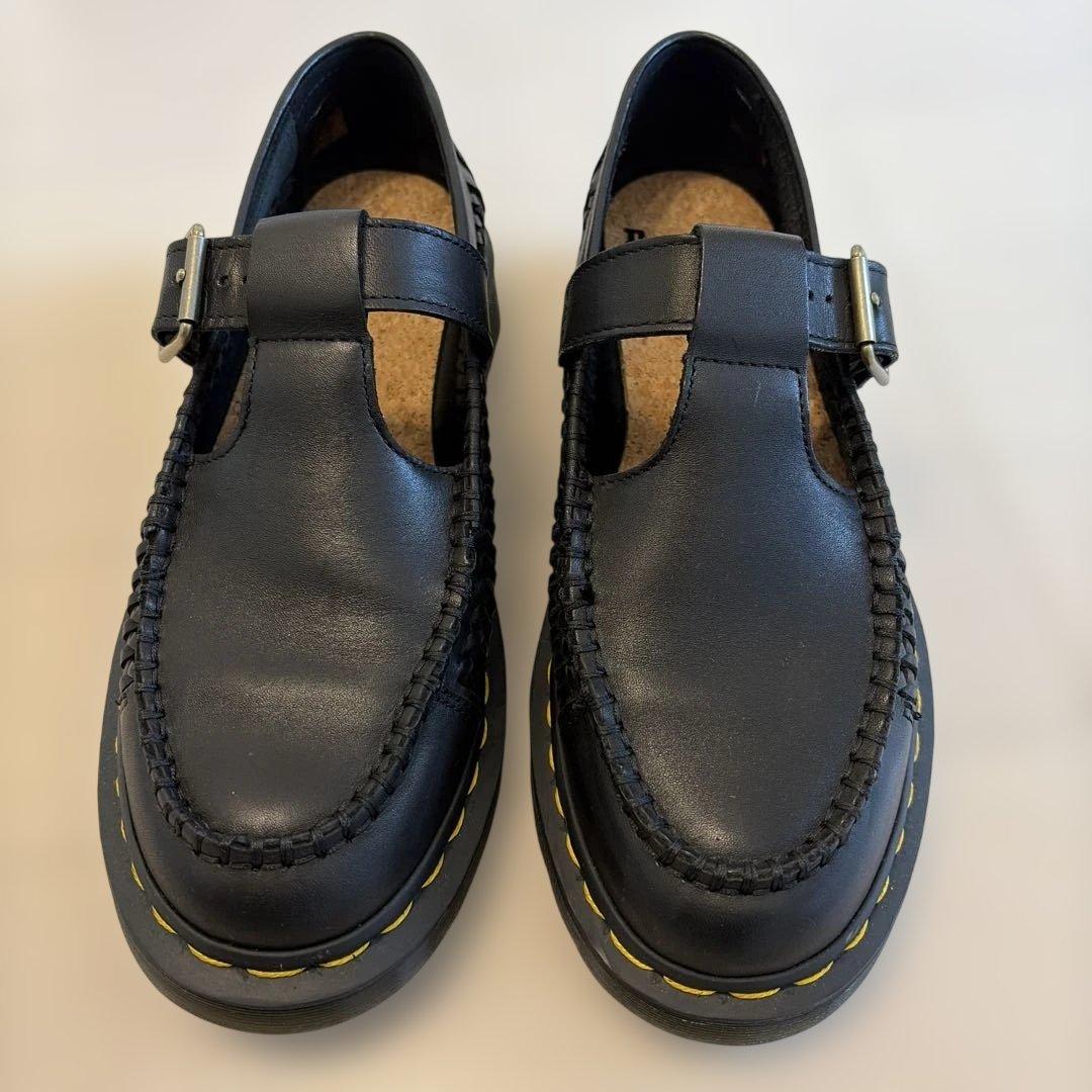 靴 Dr. Martens Adrian T Bar