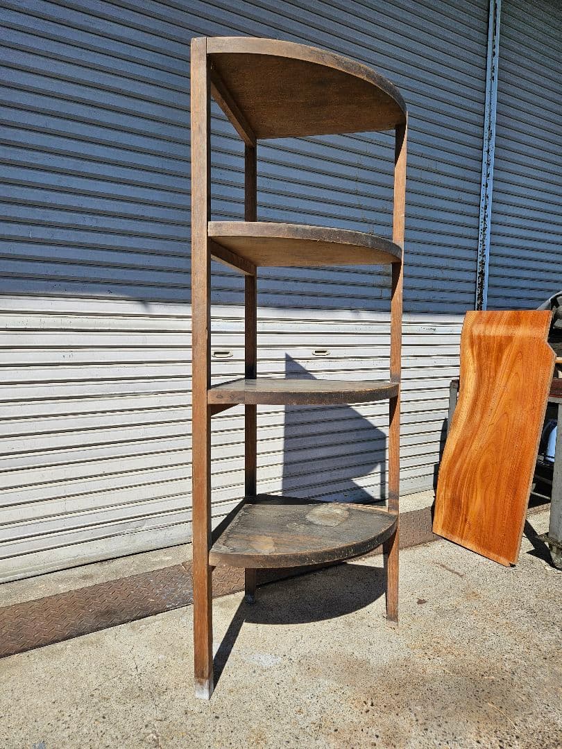 ジャパンアンティーク 古い木の飾り棚 4段 コーナーラック 木製 店舗什器