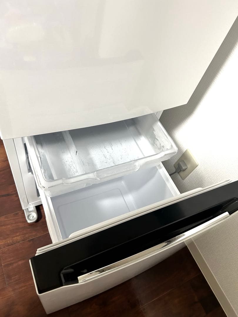 【美品】Hisense 2ドア冷凍冷蔵庫 HR-D15C