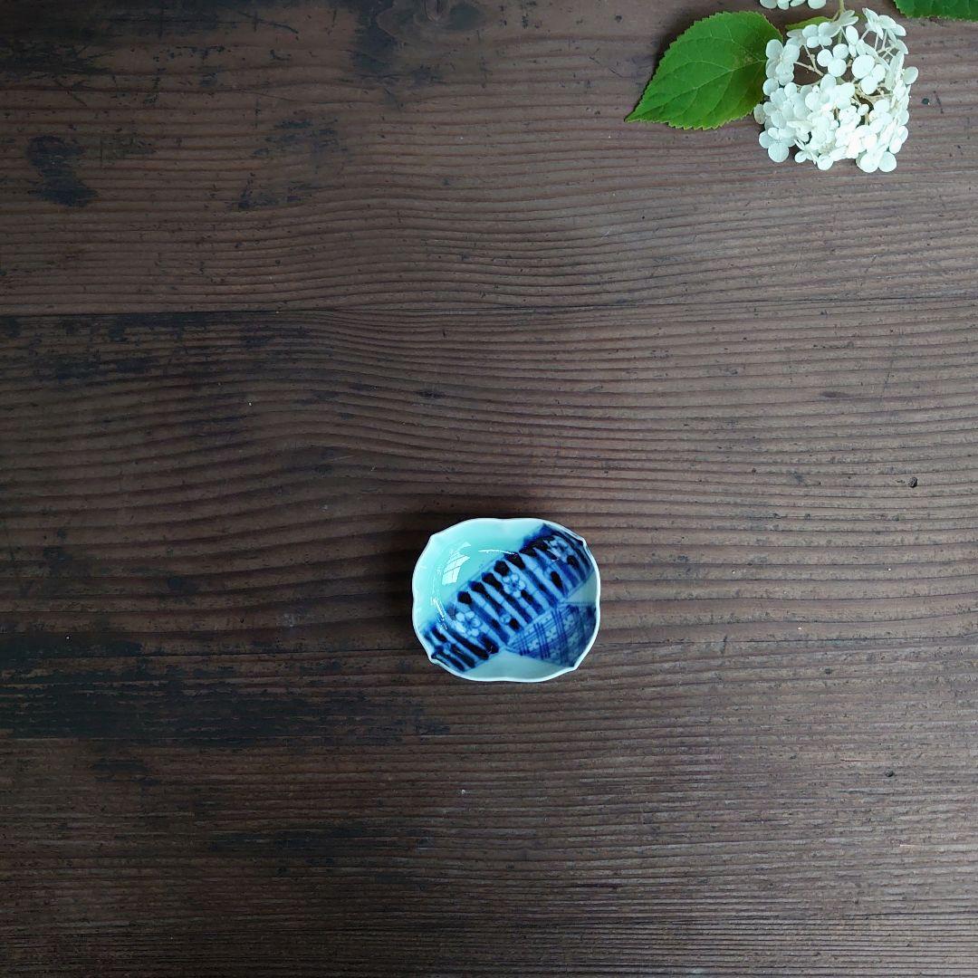 【ご成約】宙吹きガラス クランベリー色の螺旋の氷コップ と骨董の器 おまとめ