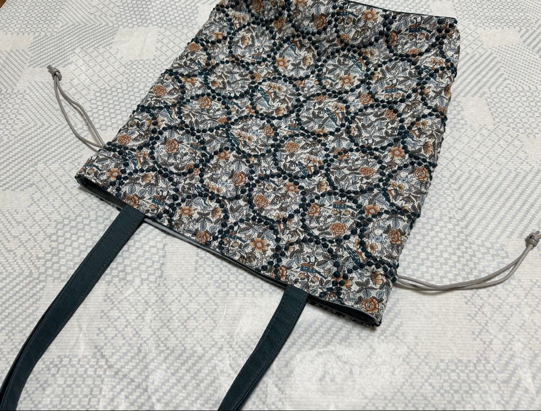 やっちゃん 様 strawberryThief