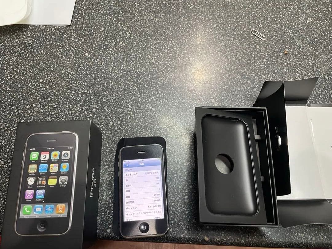 Apple iPhone 8GB ブラック