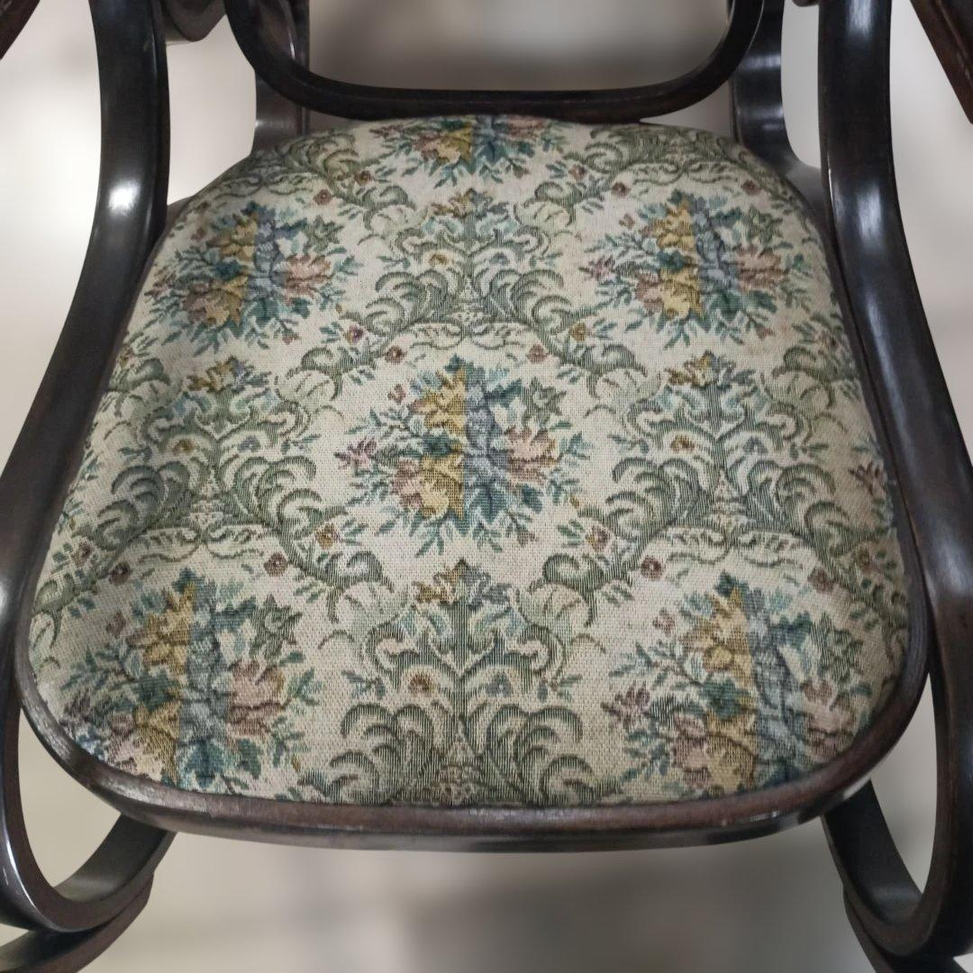 ４９５８）ゴブラン織り木製フレームのロッキングチェア