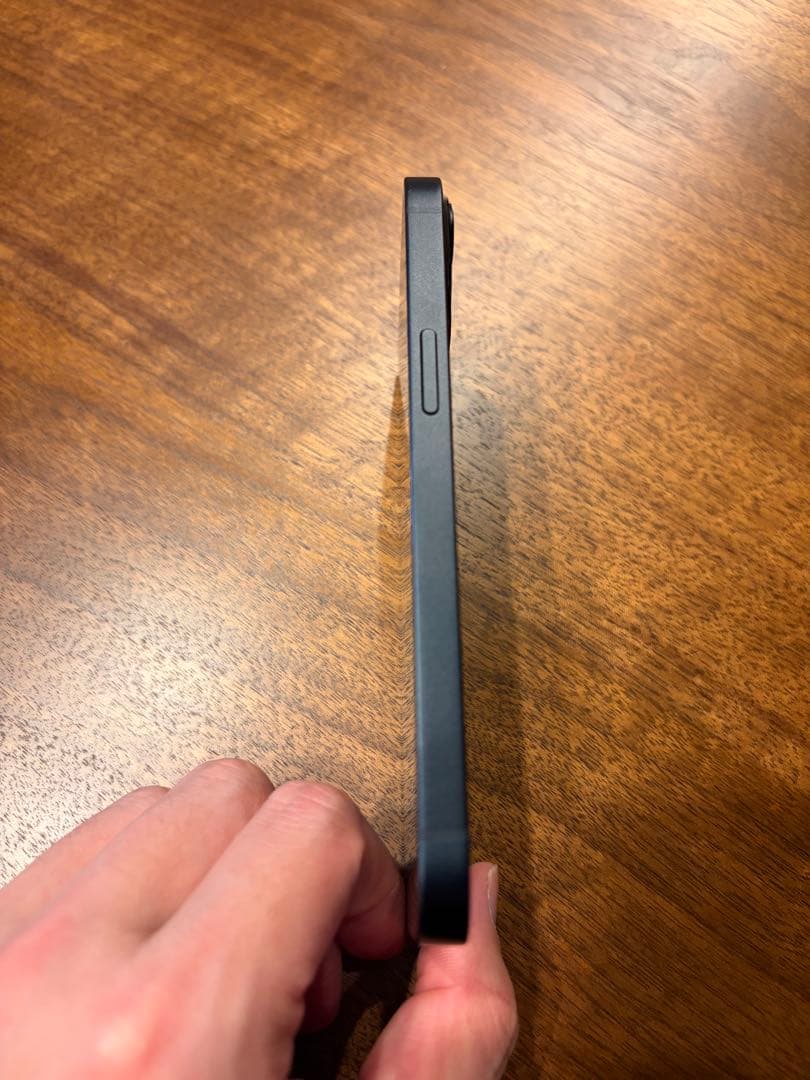 【美品】Apple iPhone 13 本体 ミッドナイト 128GB