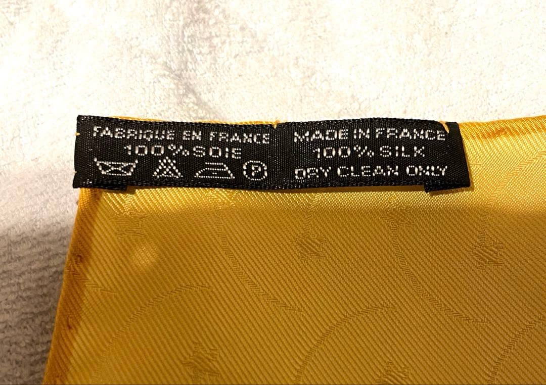 新品未使用⭐︎HERMES エルメス シルク ハンカチ　イエロー