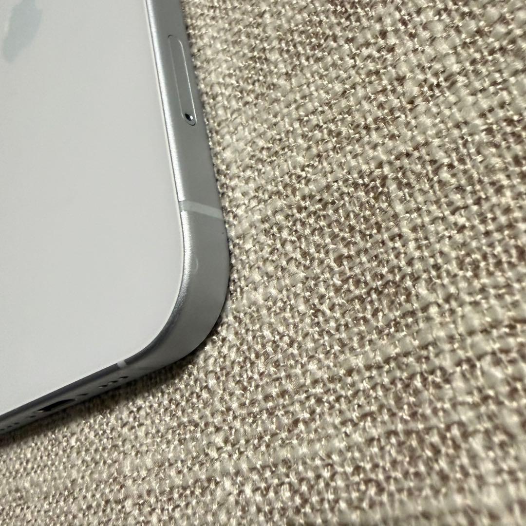 iPhone15 ブルー