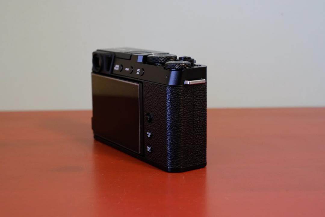 【美品】Fujifilm X-E4 ミラーレス一眼 本体+純正オプション多数