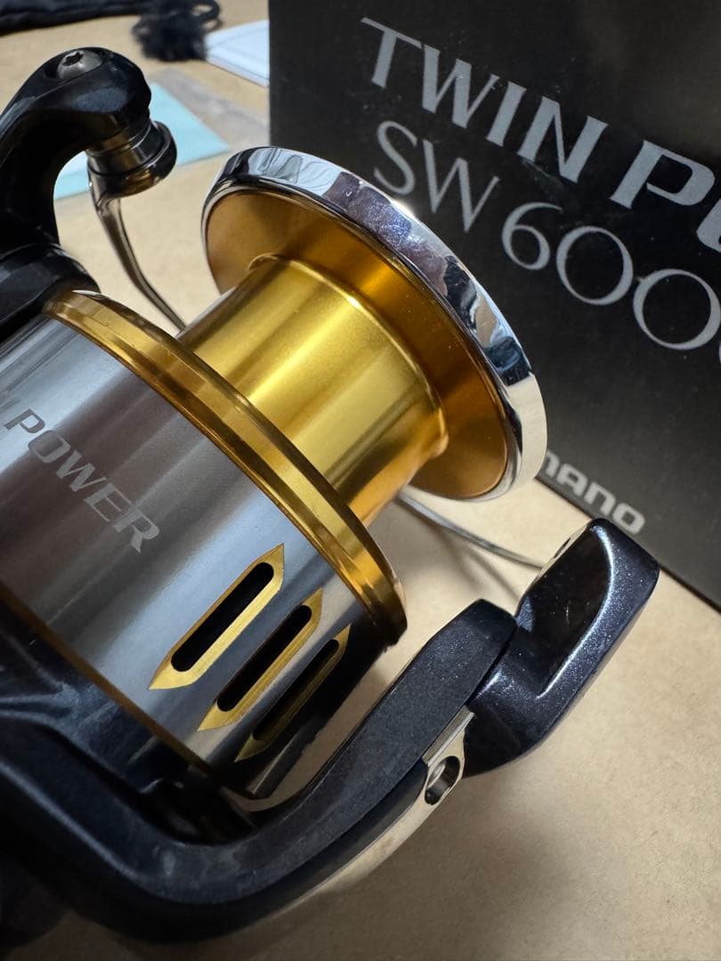 シマノ　15ツインパワーSW 6000PG スピニングリール　中古品