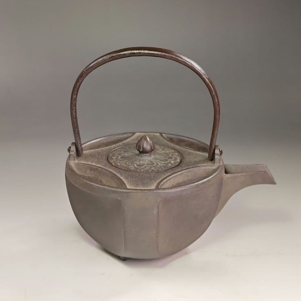 イ990 銚子『人間国宝　高橋敬典』『七宝形　銚子　共箱』茶道具　酒器　鉄製