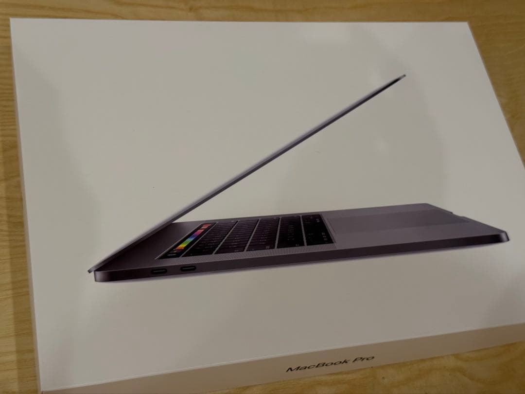 MacBook Pro 2018 15インチ スペースグレー 本体