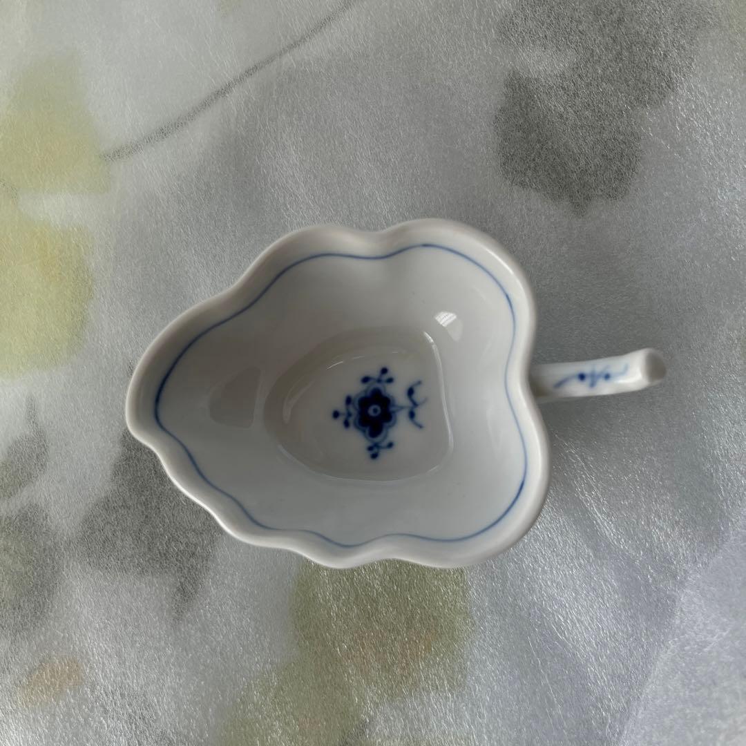 ロイヤルコペンハーゲン　ブルーフルーテッド　リーフ（小）