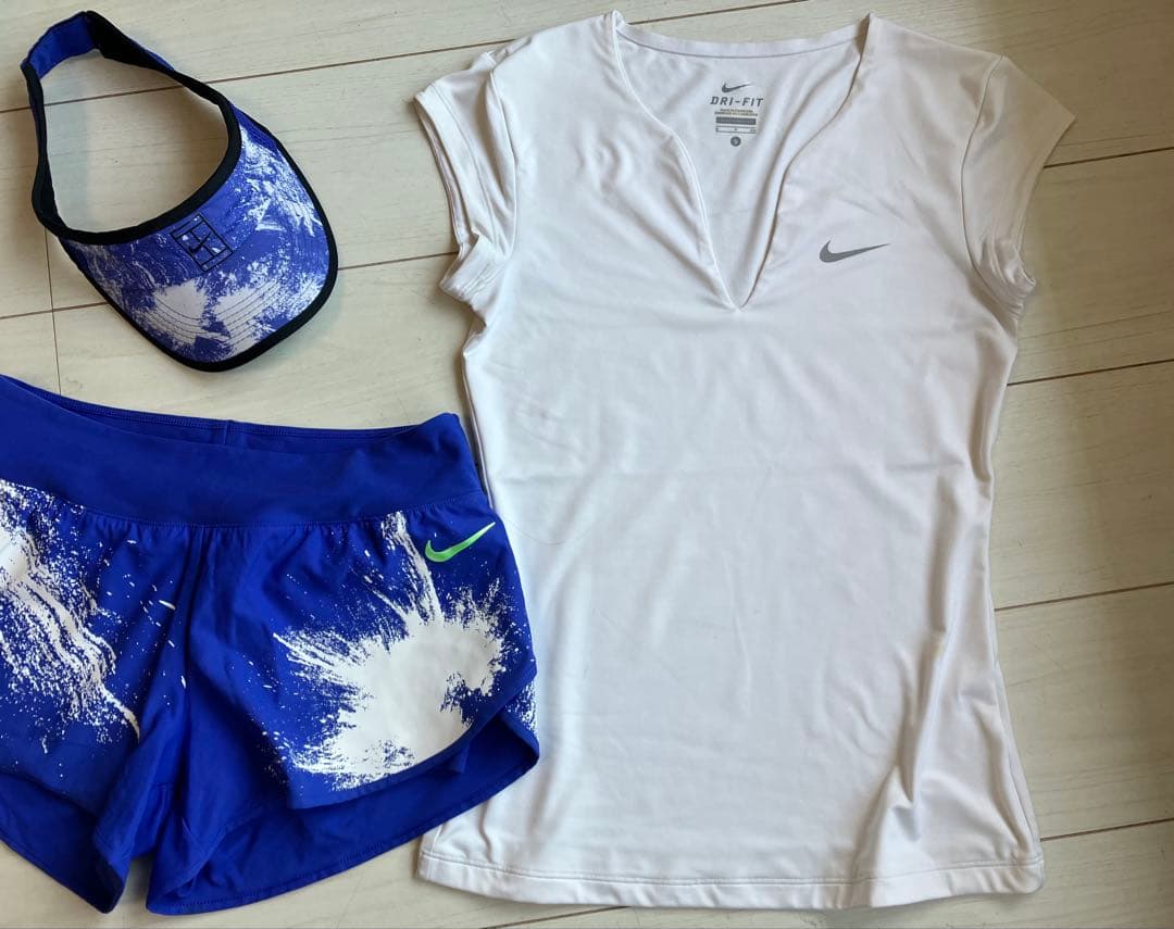 NIKEナイキ＊白のピュアトップとビクトリーショートパンツ,バイザー3点セット