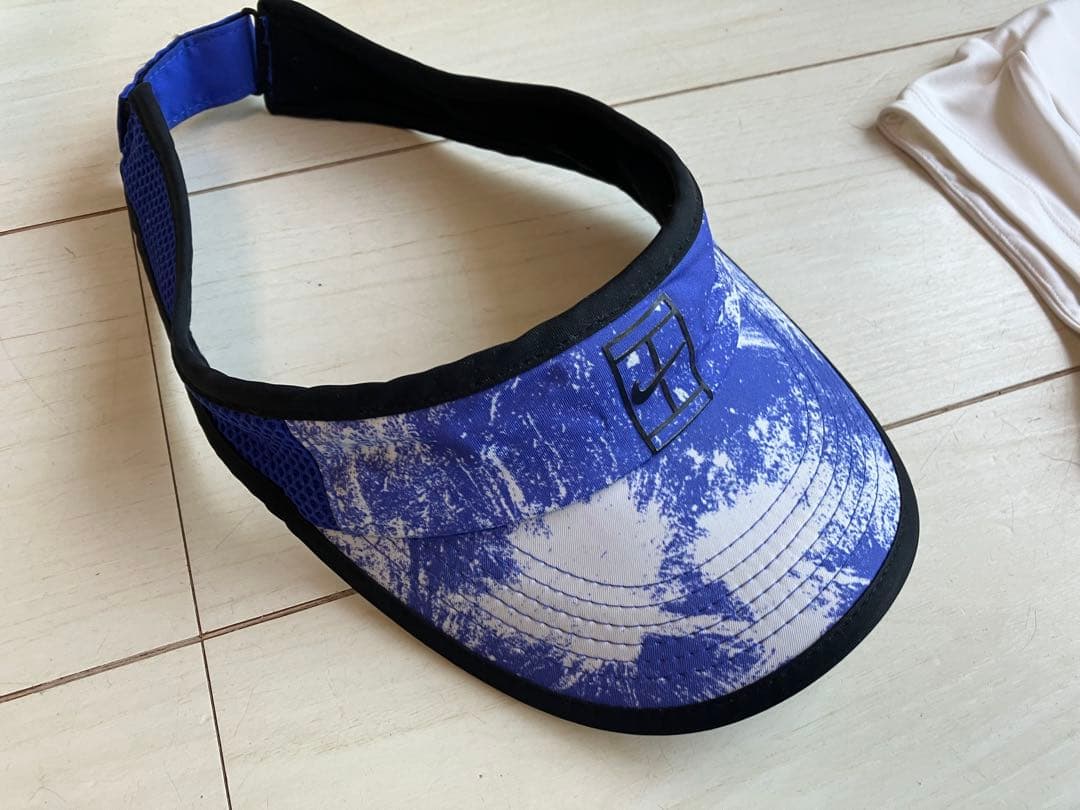 NIKEナイキ＊白のピュアトップとビクトリーショートパンツ,バイザー3点セット