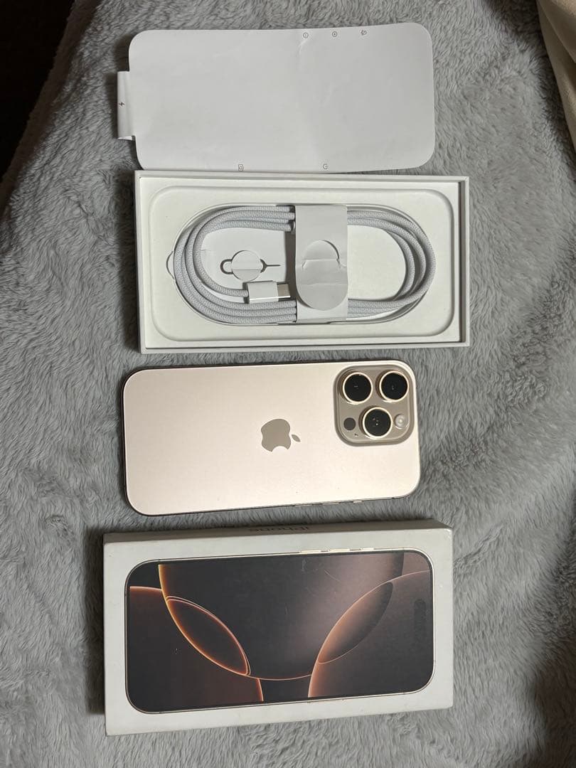 iPhone 16 Pro 128GBデザートチタニウム