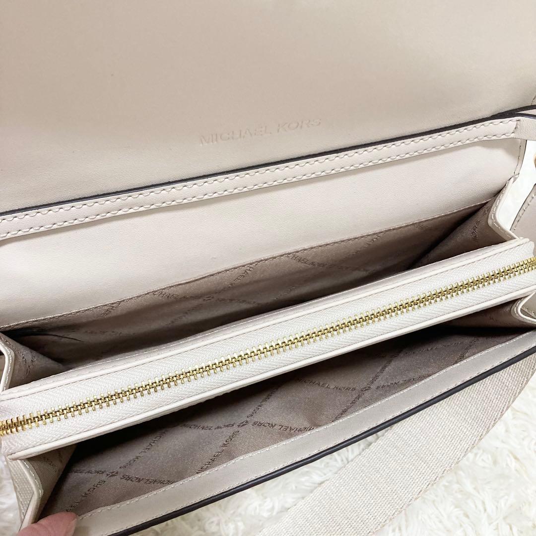 5.5万 マイケルコース JET SET ITEM ジップアラウンド ウォレット