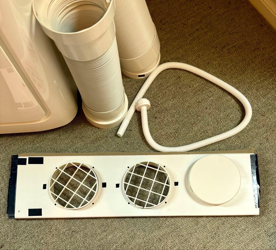 トヨトミ スポット冷暖エアコン TAD-22MW ホワイト　箱付き