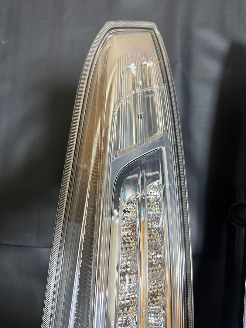 送料込み　セレナ C26 前期 純正 テールランプ 左右セット