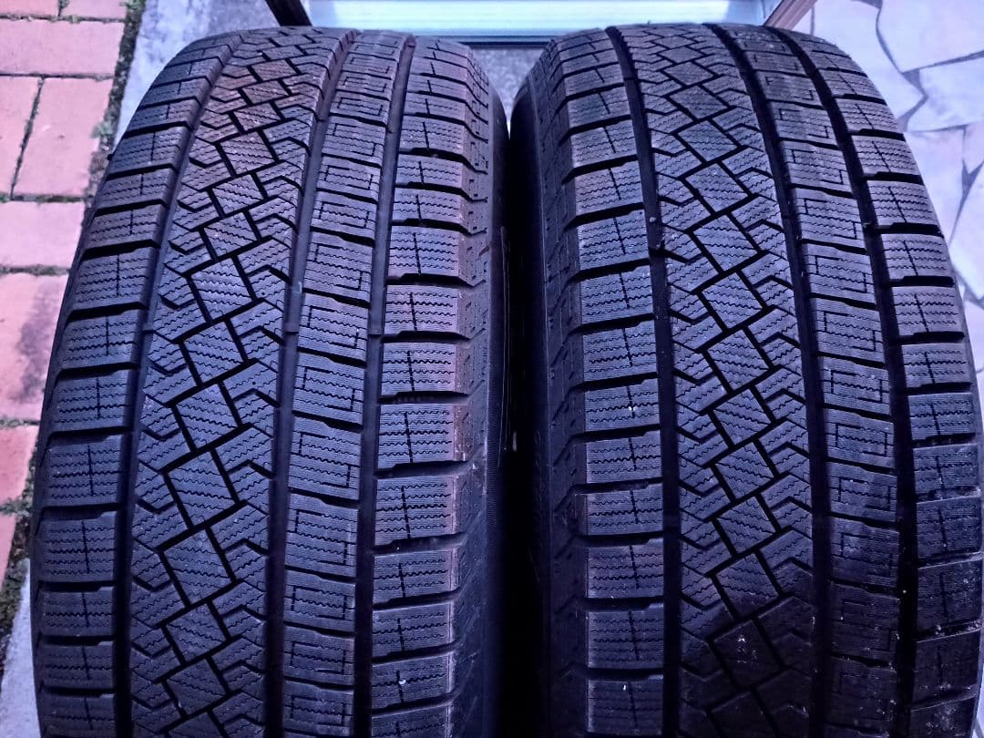 225/60R18 スタッドレスホイールセット　美品バリ山　ハリアーＲＡＶ4に！