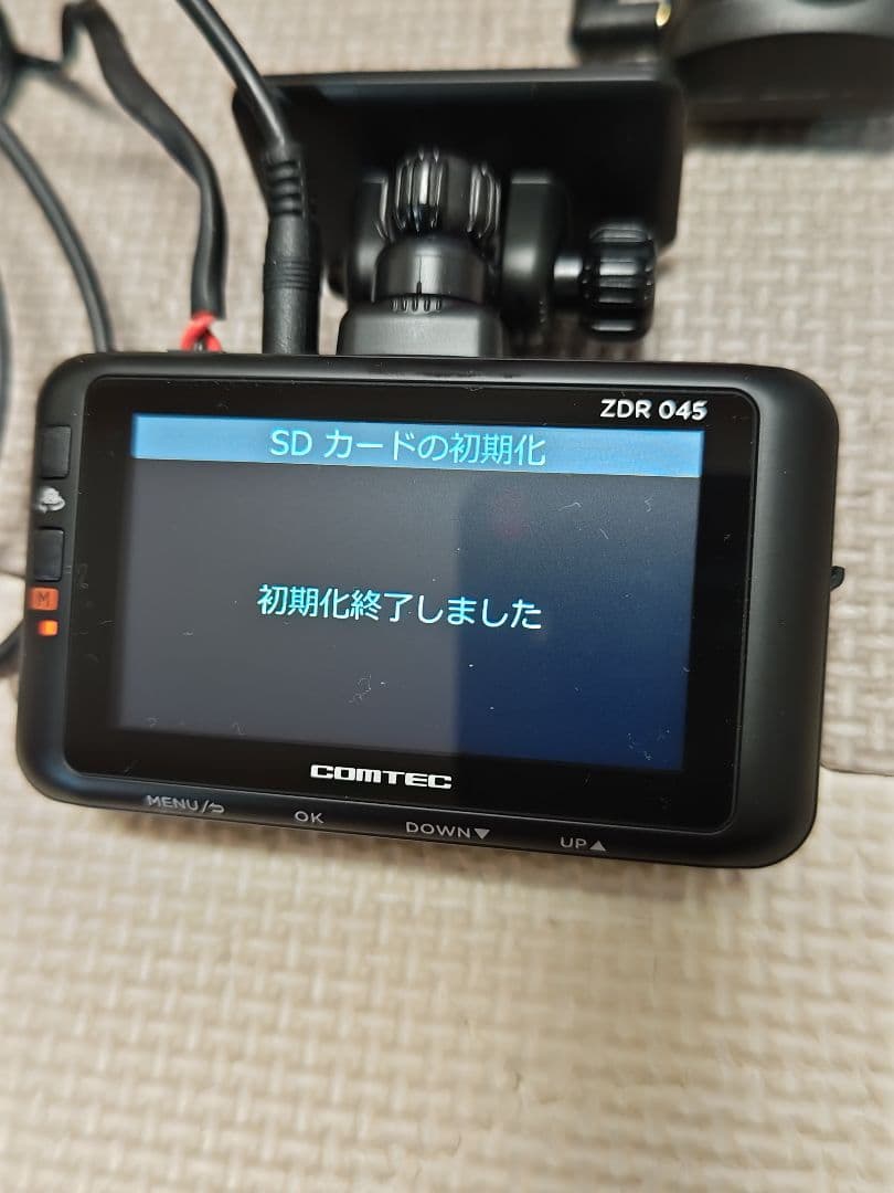 COMTEC ZDR 045 前後カメラドライブレコーダー配線付き。