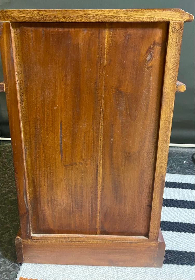 クラシック家具 チェスト ナイトテーブル アンティーク？